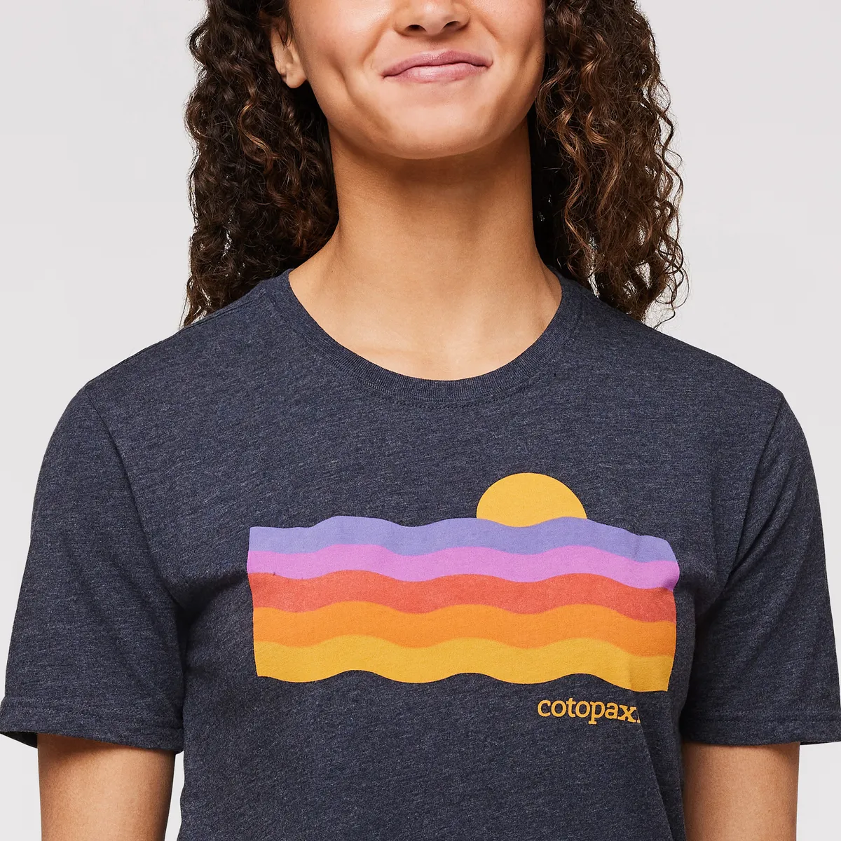 Cotopaxi Disco Wave t-shirt femme graphique rétro