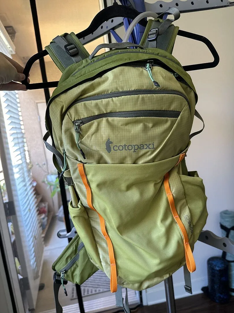 Cotopaxi Lagos sac rando 25L Lemongrass Cedar hydratation 2,5L