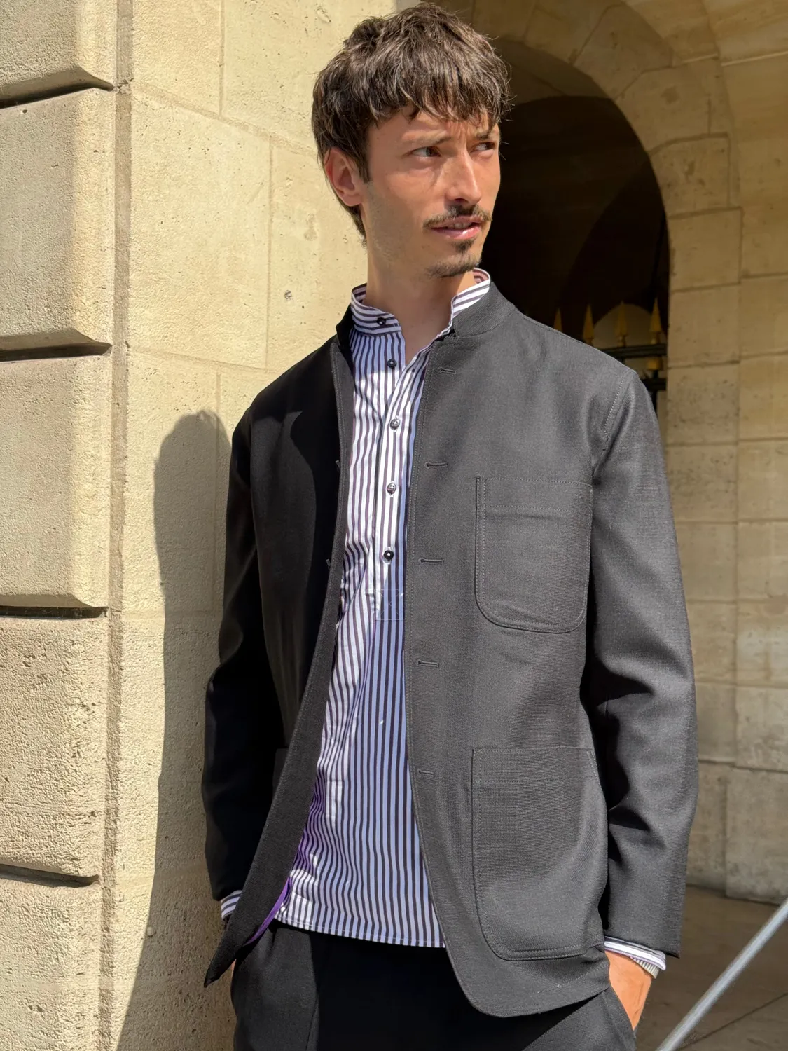 Hollington veste Tyrol crêpe laine noire col nehru