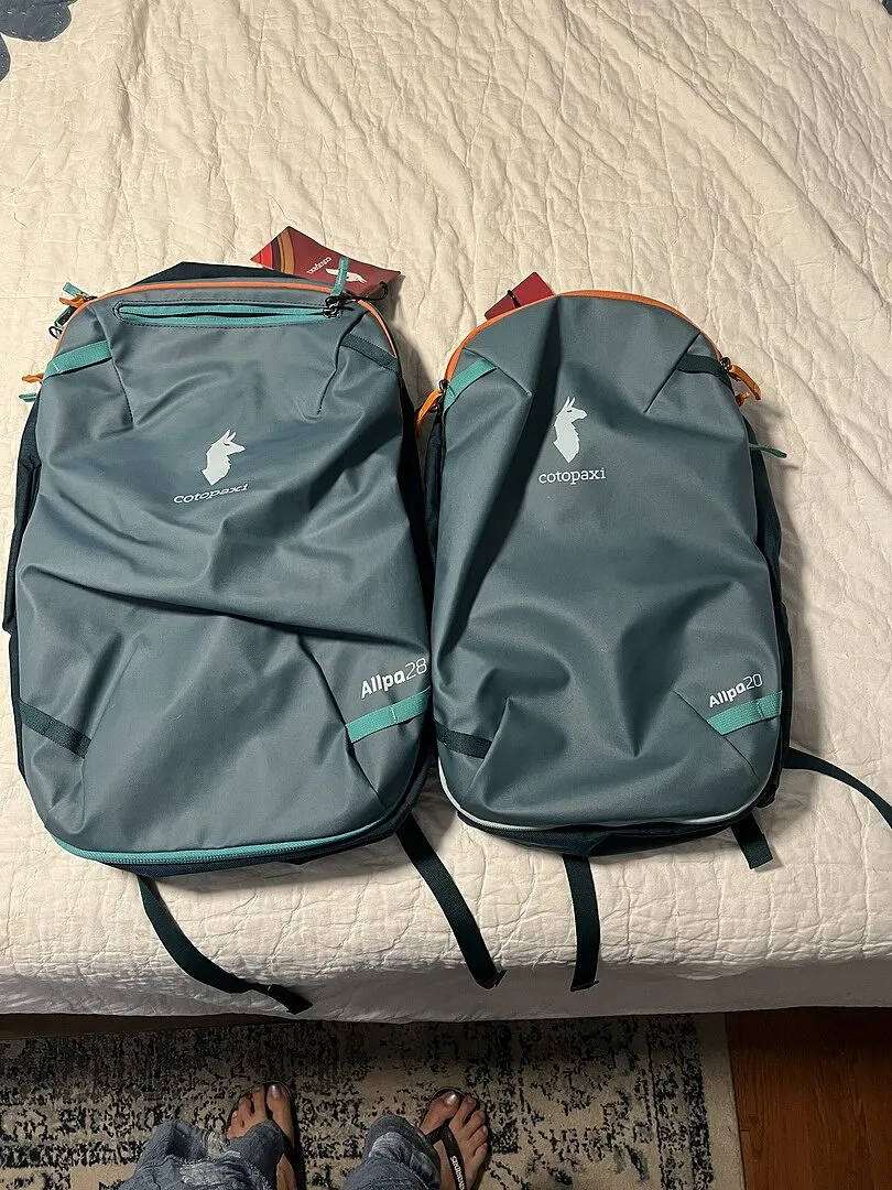 Cotopaxi Allpa 28L sac à dos voyage Crimson cabine