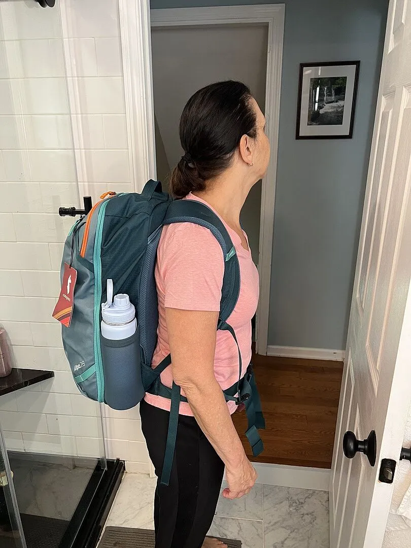 Cotopaxi Allpa 28L sac à dos voyage Crimson cabine