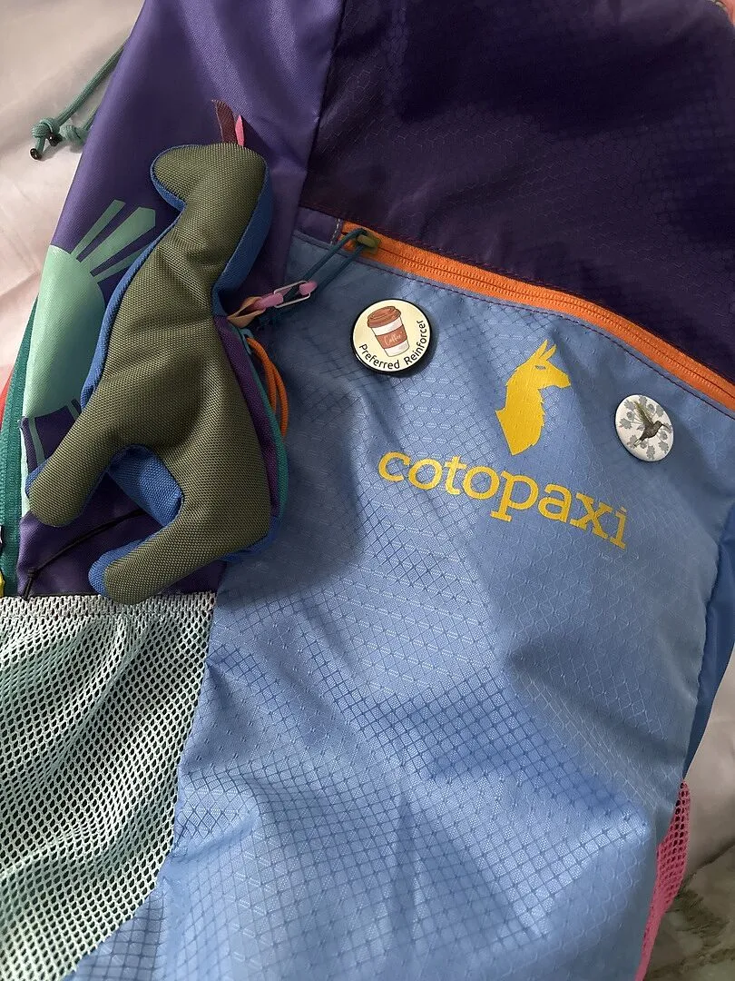 Cotopaxi Llama Charm pochette Del Día lama pièce unique