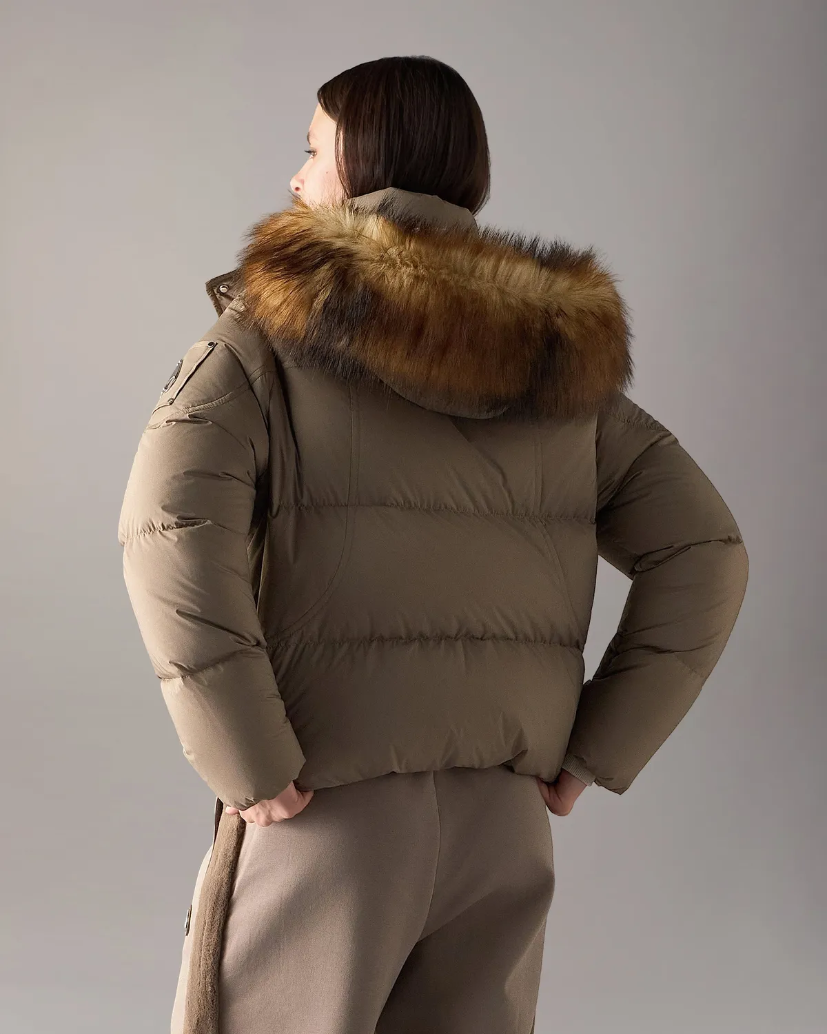 Moose Knuckles Everest doudoune capuche Ashen pompons