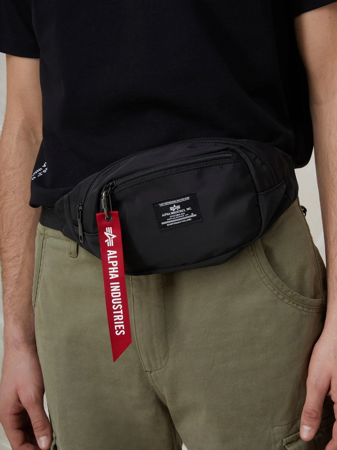 Alpha Industries Crew sac banane noir nylon 4L