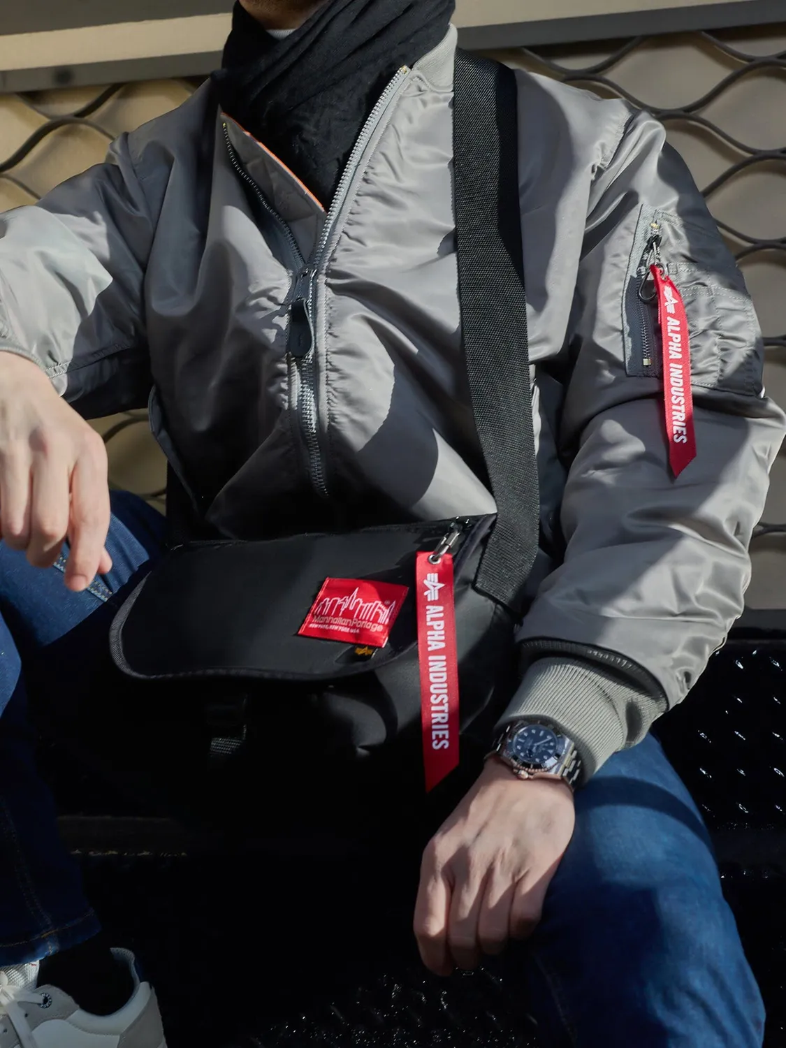 Alpha Industries Manhattan Portage sac messenger noir