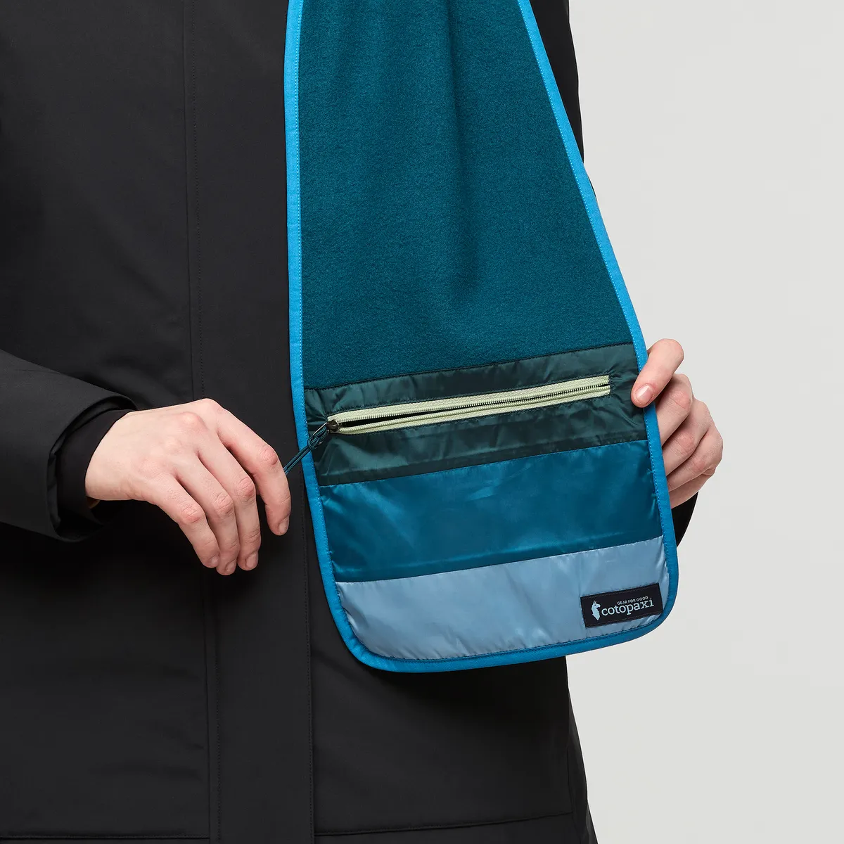 Cotopaxi Teca Fleece Scarf écharpe River Bed poche zippée