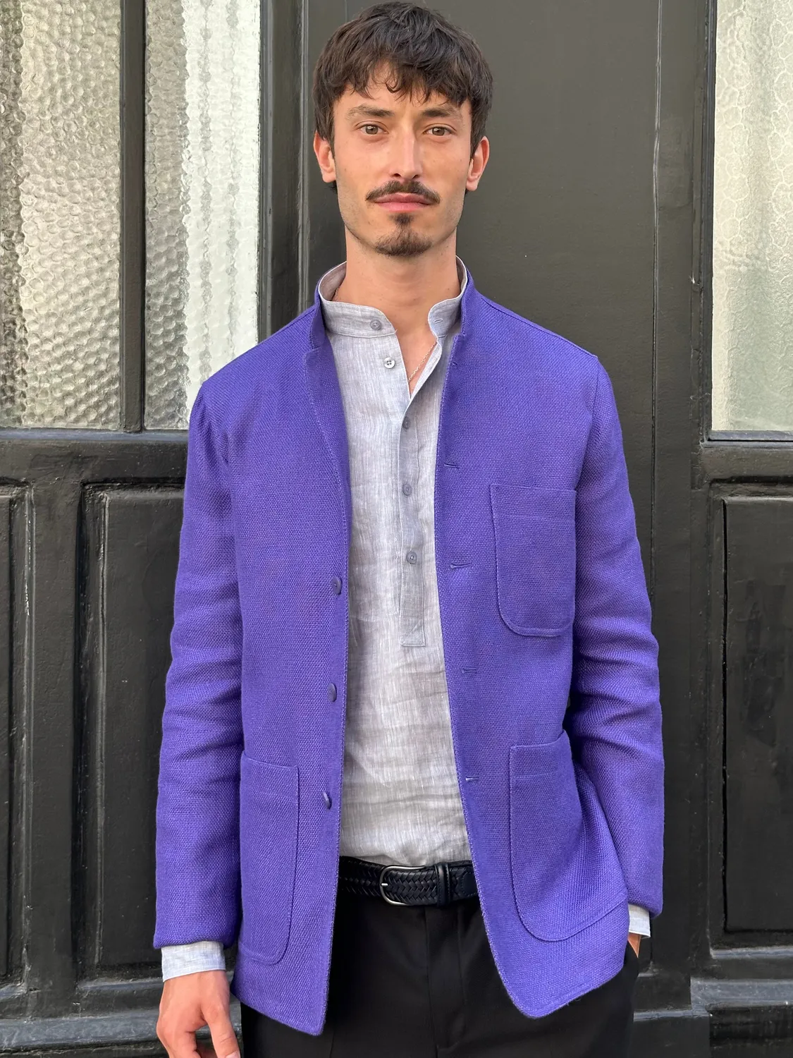 Hollington Tyrol veste lin bleu parnasse ajustée