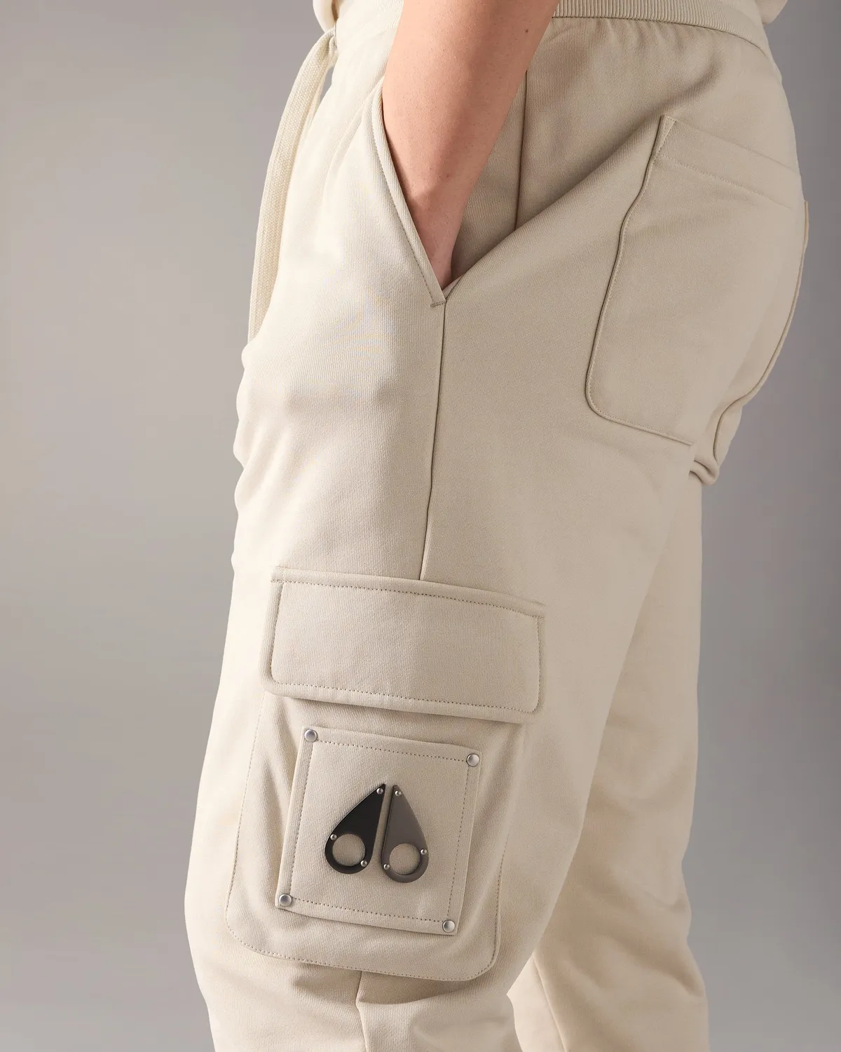 Moose Knuckles Hartsfield cargo joggers alabaster