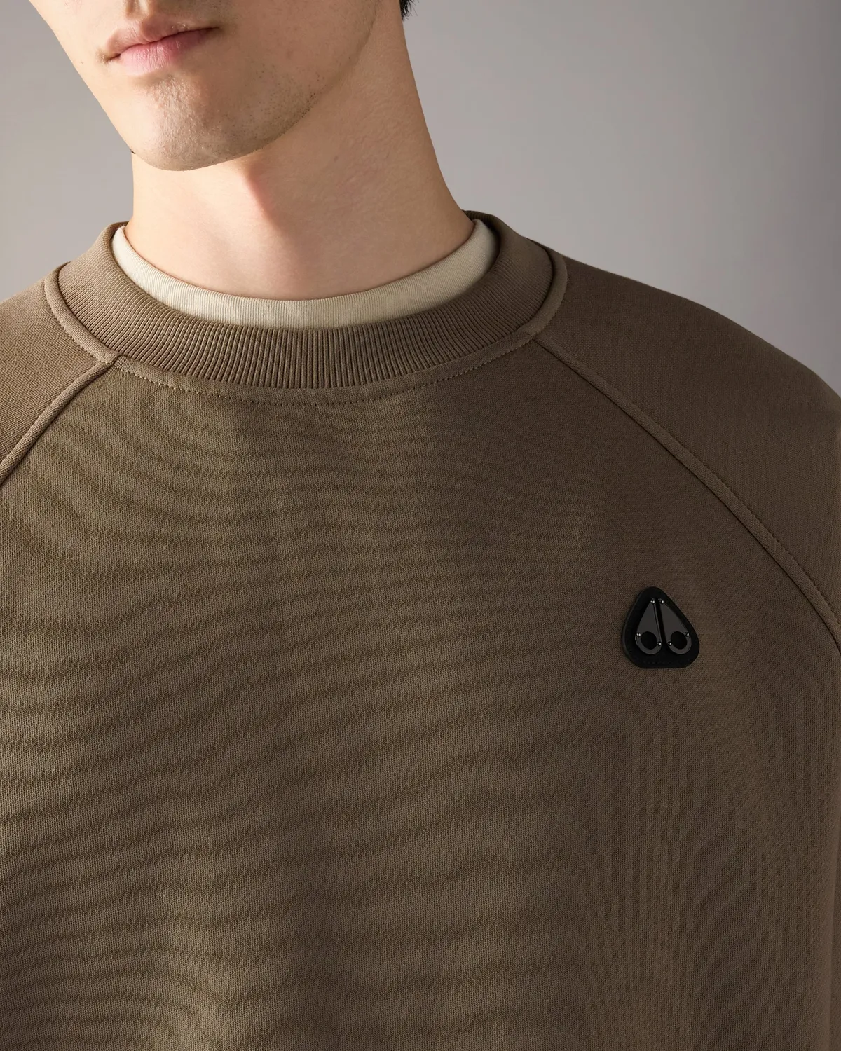 Moose Knuckles Yul sweat col rond gris ashen