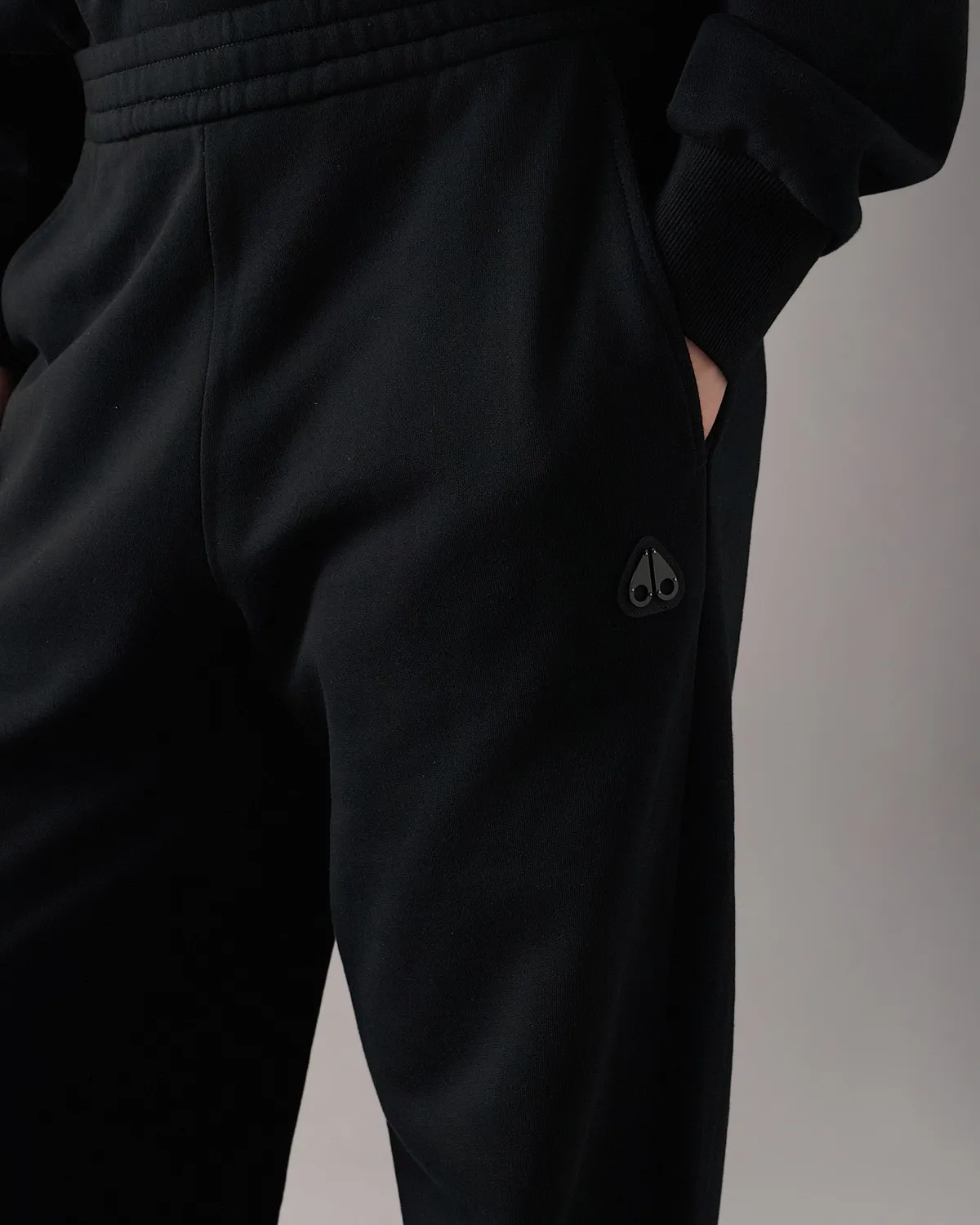 Moose Knuckles Yul jogging noir coupe barrel
