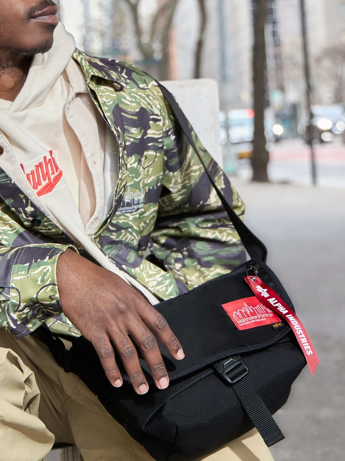 Alpha Industries Manhattan Portage sac messenger noir