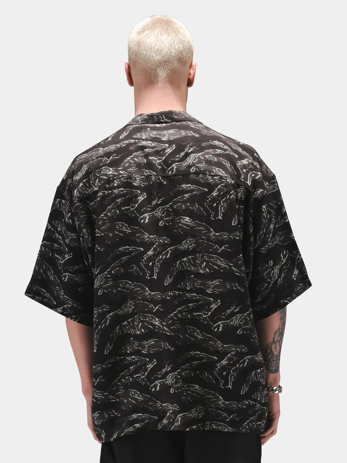 Alpha Industries Camo Relaxed Chemise manches courtes gris
