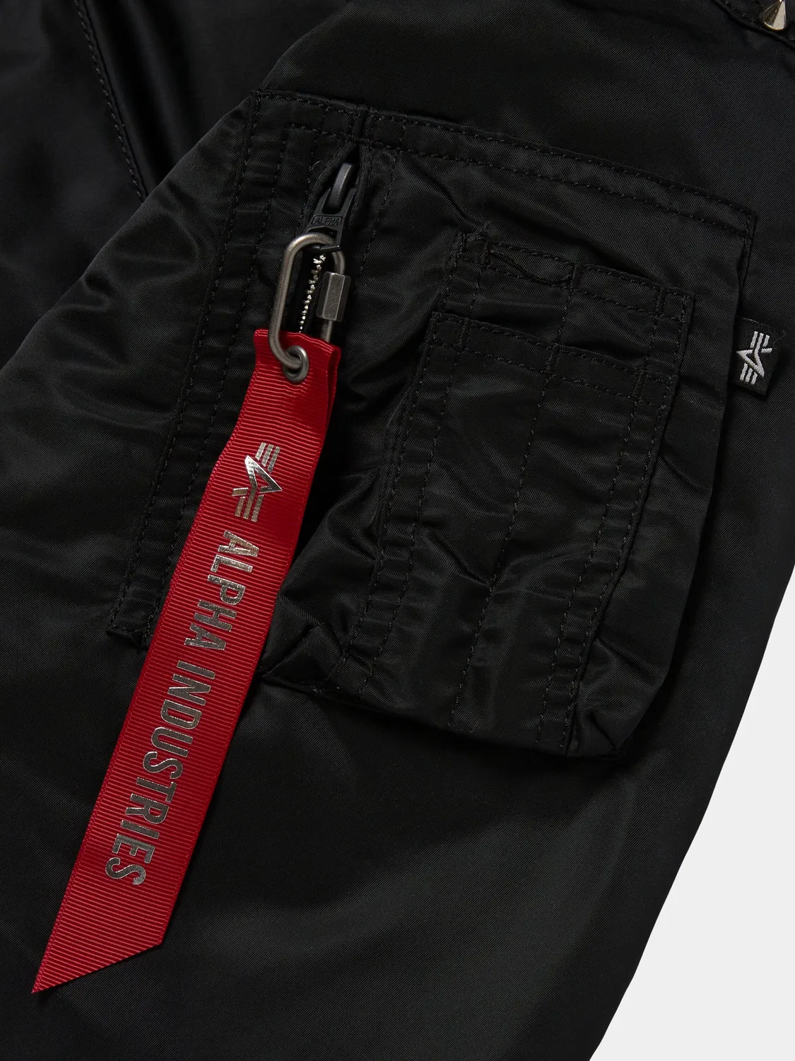 Alpha Industries Thug Club CWU 45/P blouson noir clouté