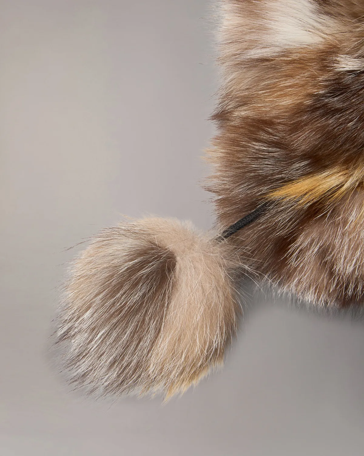 Moose Knuckles Fox Fur Trapper chapka fourrure patchwork