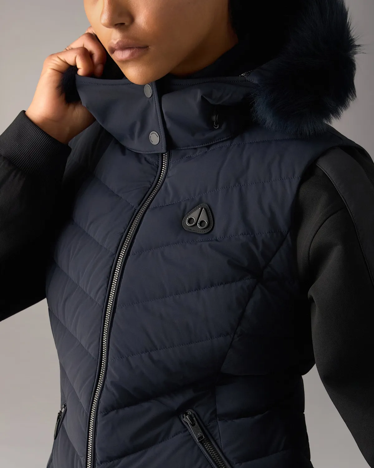 Moose Knuckles Elora Down Vest gilet navy duvet léger
