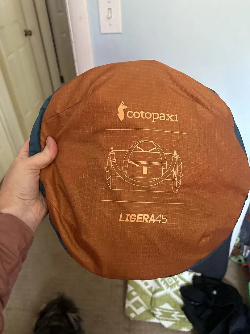 Cotopaxi Ligera 45L sac de voyage Tamarindo pliable