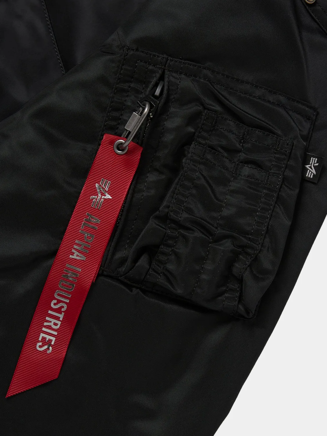 Thug Club x Alpha CWU 45/P blouson noir rivets