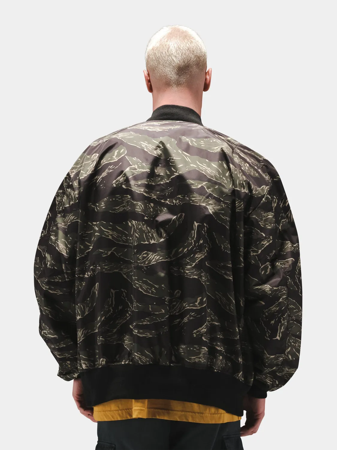 Alpha Industries L-2B bomber oversize réversible noir