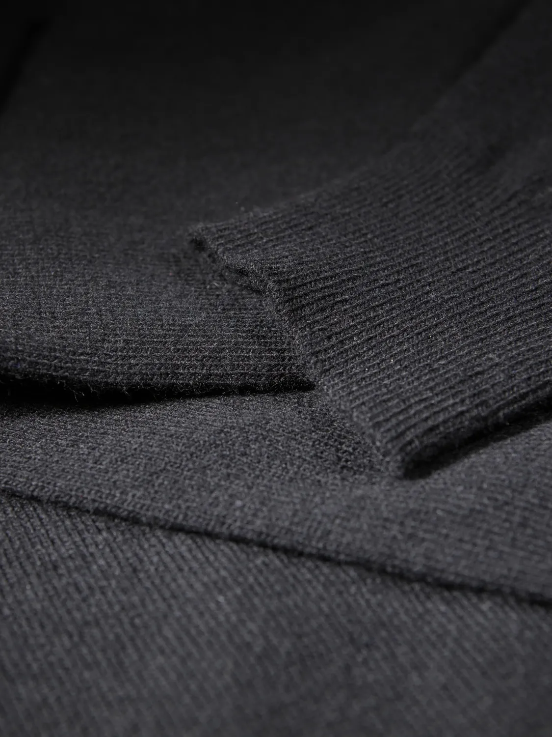 Hollington pull col roulé Geelong noir 100% laine