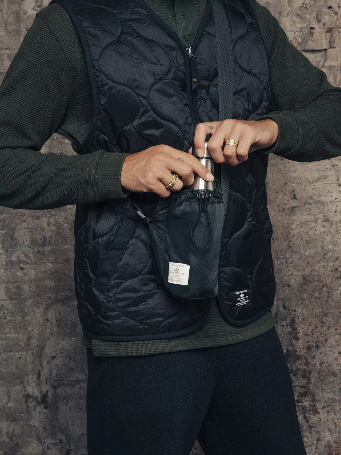 Alpha Industries Canteen sac bandoulière noir nylon