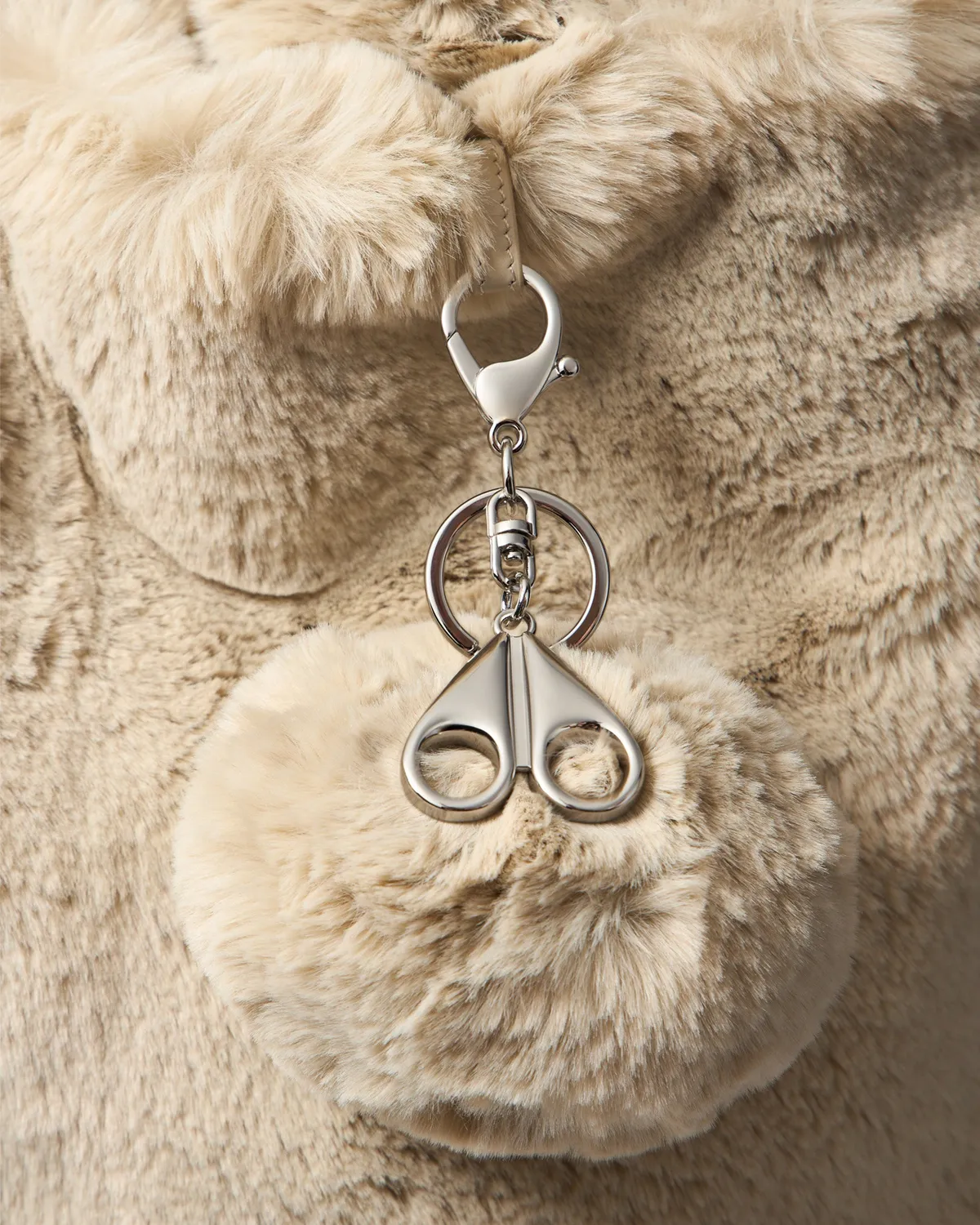 Moose Knuckles Bunny grand tote peluche beige Alabaster