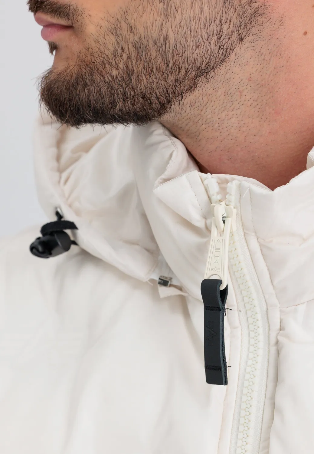 Alpha Industries Hooded Logo Puffer doudoune blanche matelassée