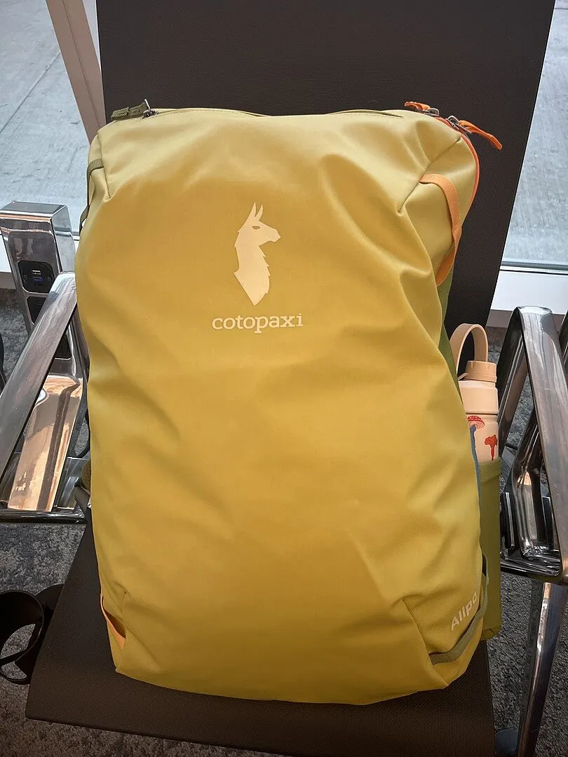 Cotopaxi Allpa 42L sac voyage cabine recyclé