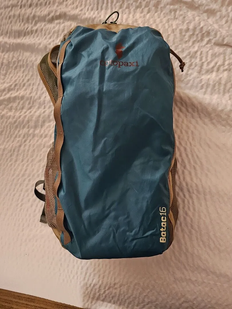 Cotopaxi Batac 16L sac à dos Del Día Dark léger