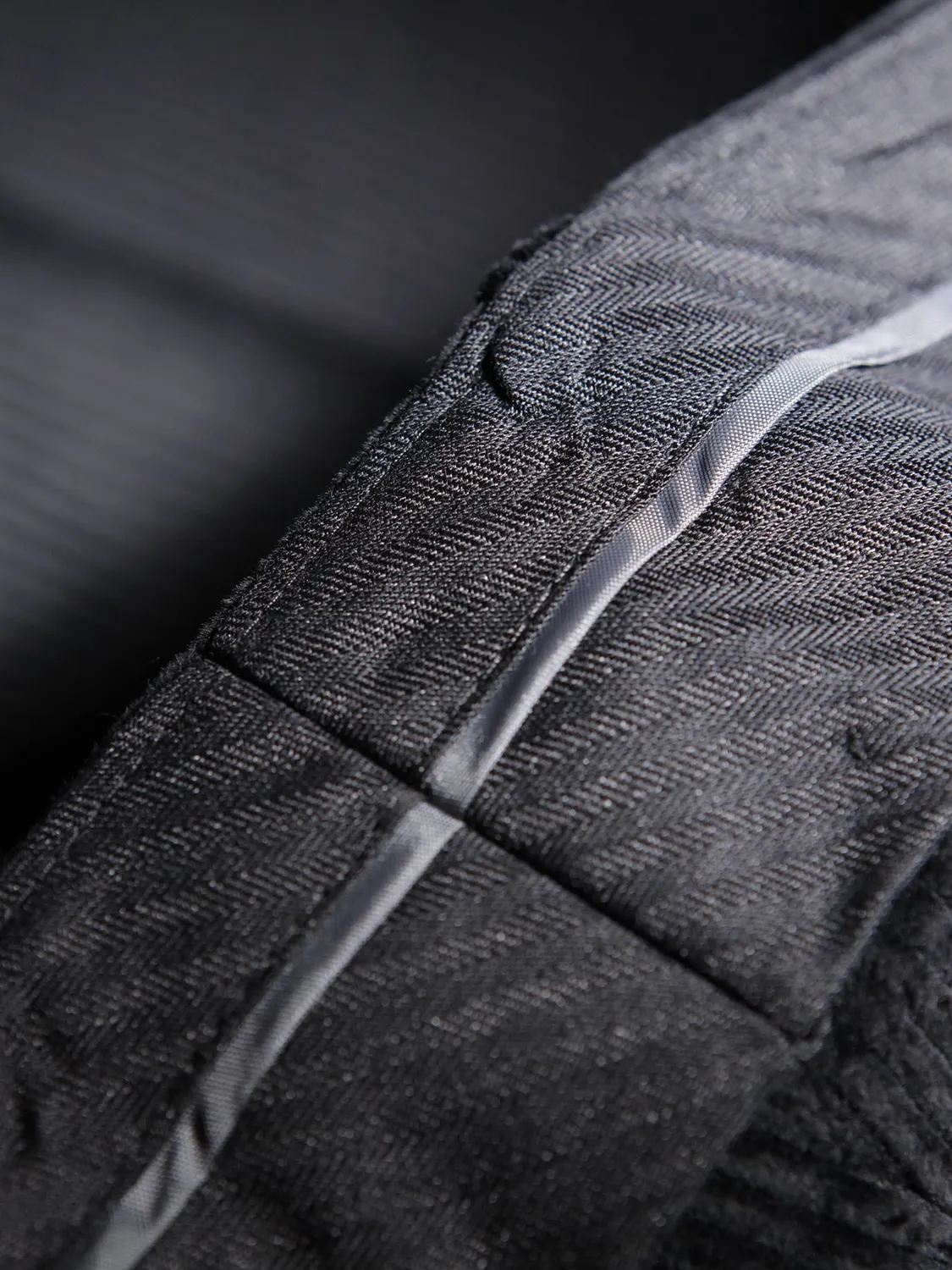 Hollington Siza pantalon ajusté velours noir taille 44