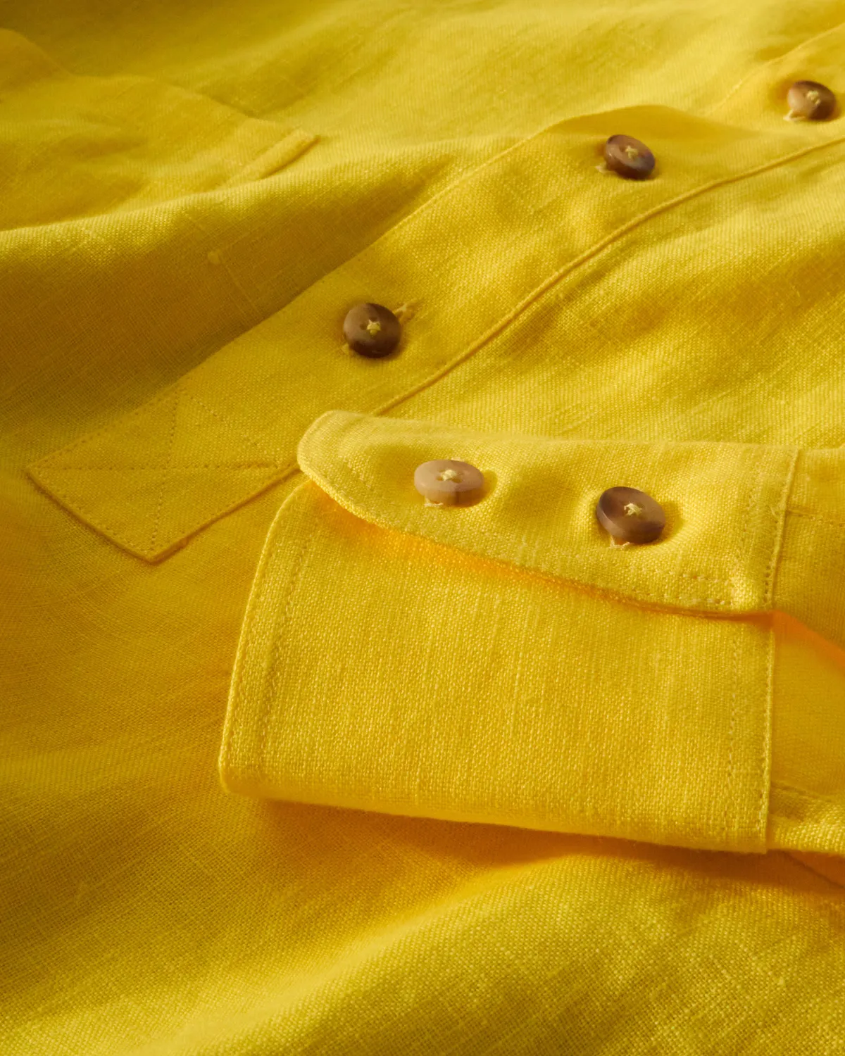 Hollington chemise col mao lin jaune droite