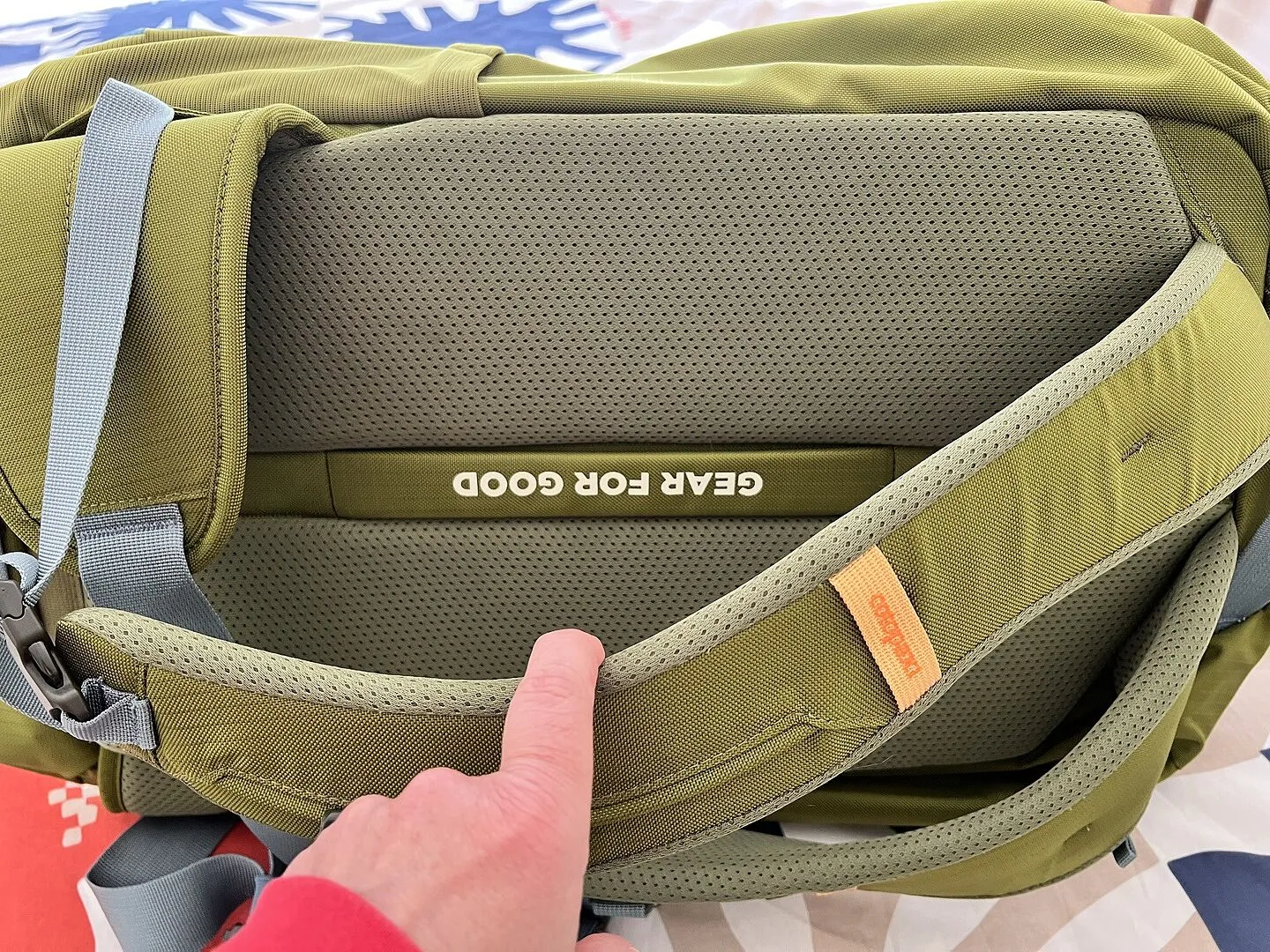 Cotopaxi Allpa 35L Travel Pack sac voyage Lemongrass/Cedar cabine