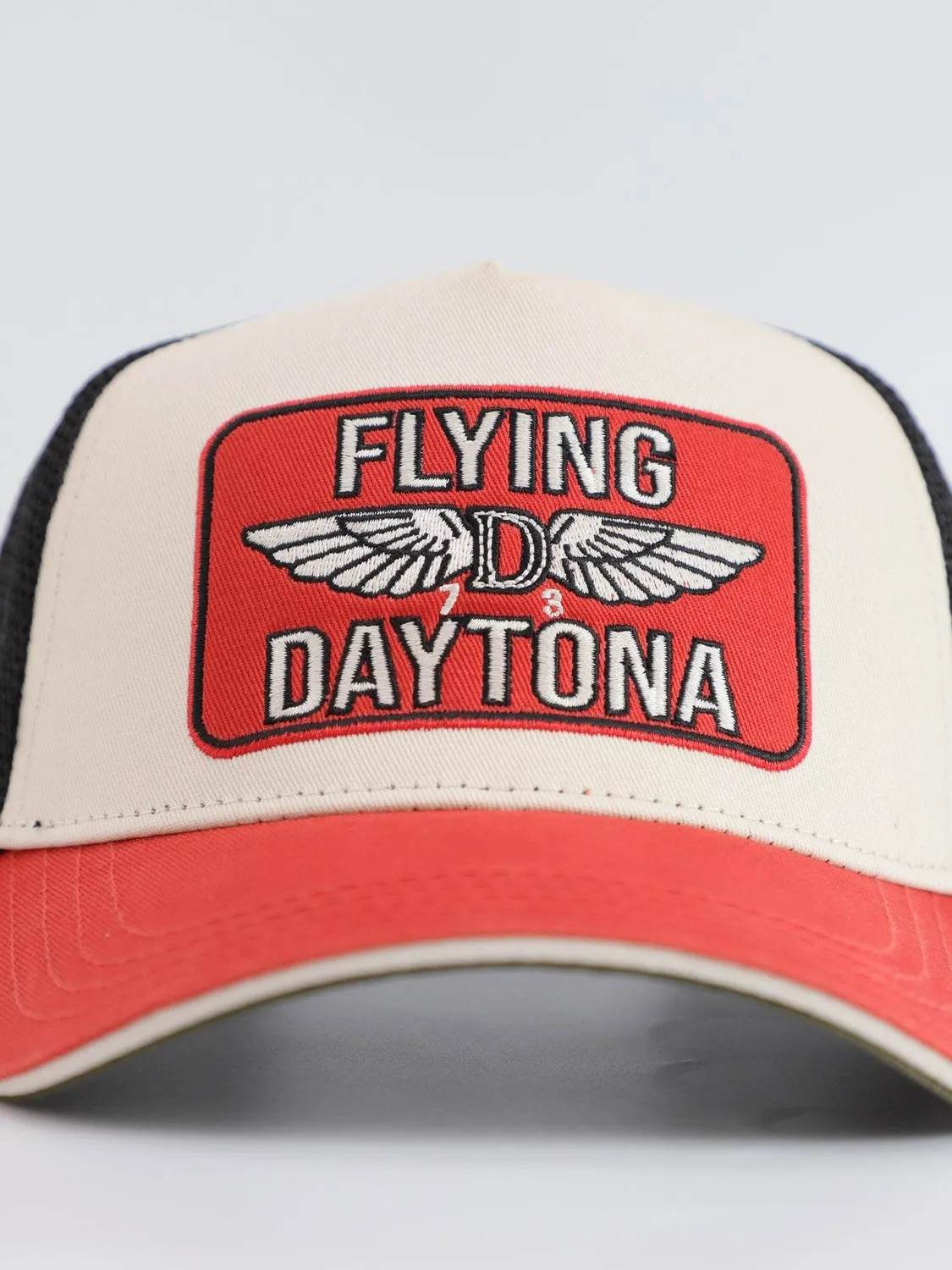 Daytona Cherry casquette trucker offwhite brodée