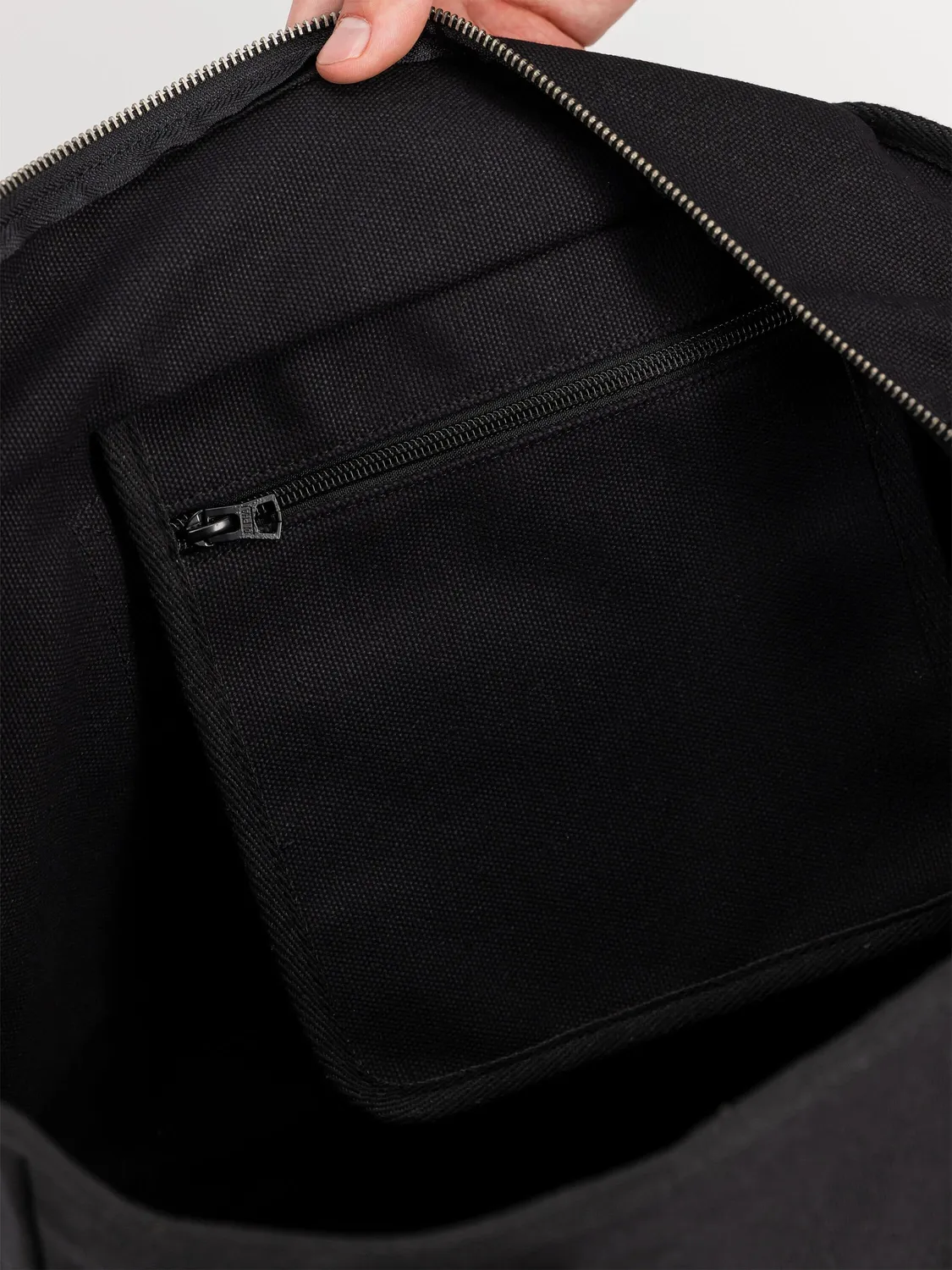 Alpha Industries Studio Tote Large sac noir 22 L