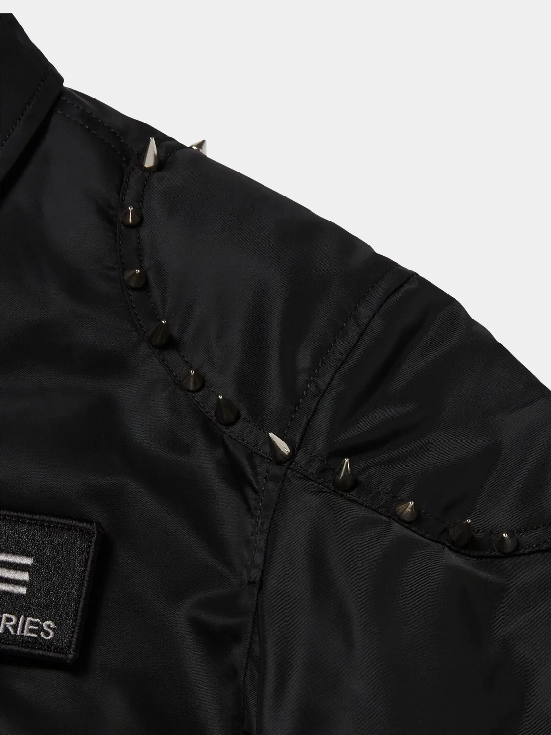 Alpha Industries Thug Club CWU 45/P blouson noir clouté
